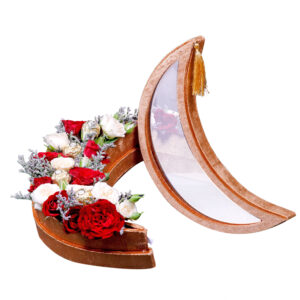 red roses: white roses on unique wood curving