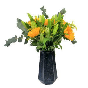 flowers for boss: flowers in vase: flowers for dinning table