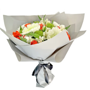 Diantus and roses bouquet
